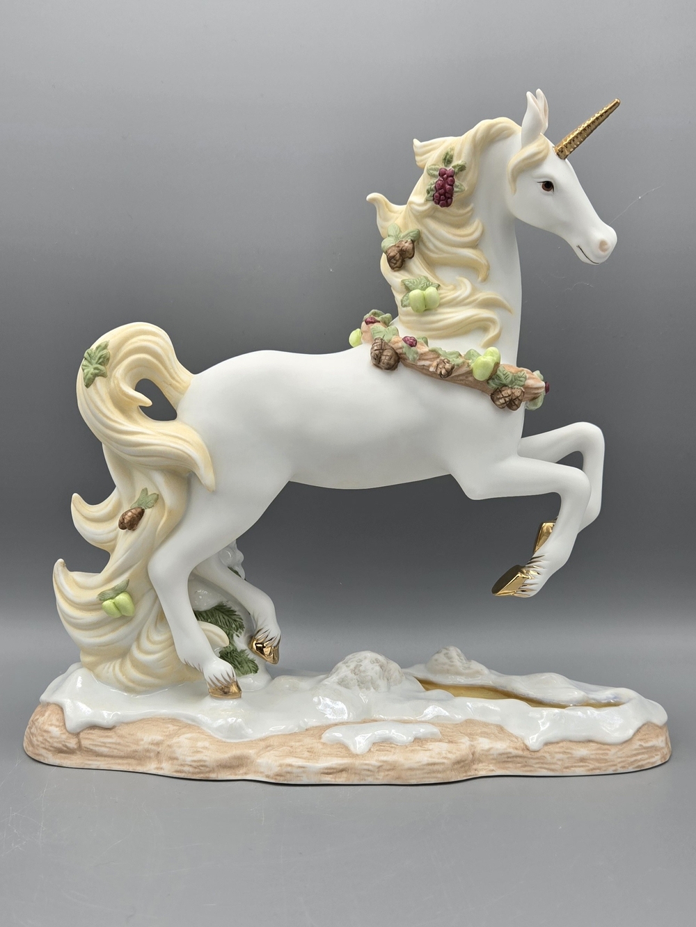 Yuletide Bliss Unicorn - 2005